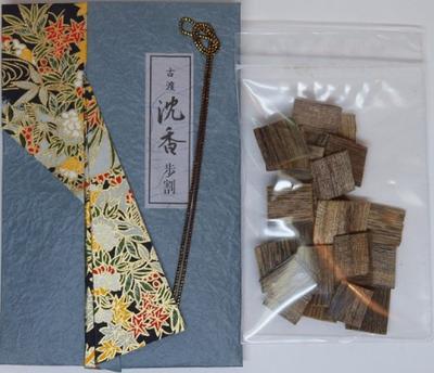 Tămâie pentru cuptor Nippon Kodo Furuwatari Agarwood Ayuwari 7,5 g