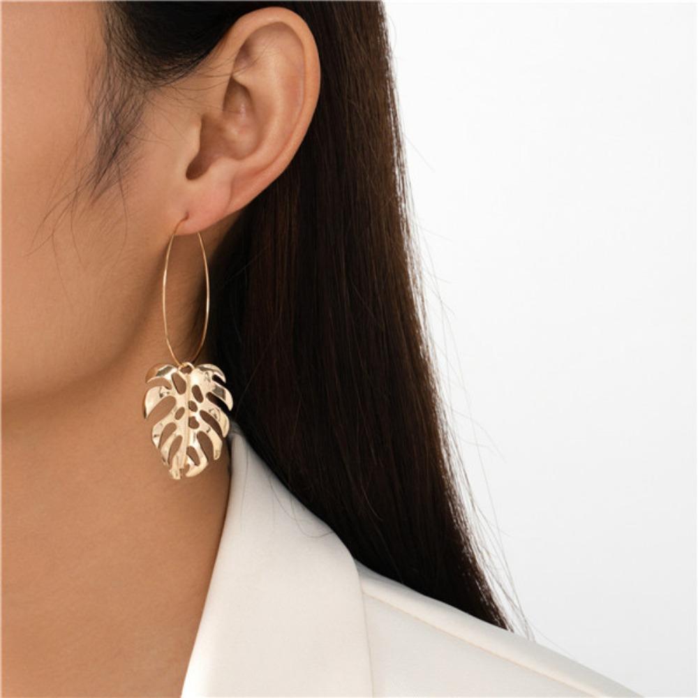 1 Pair of Gold Line Earrings, Leaf Decoration, Fashionable, Light Luxury and Elegant Daily Versatility