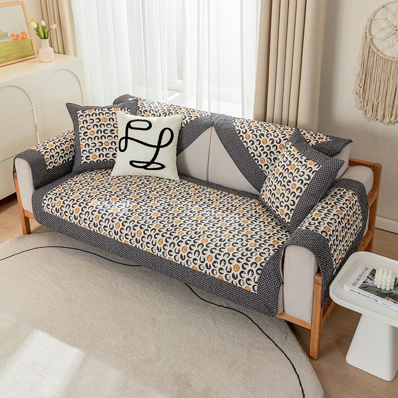 Cotton Quilted Couch Mat Four Seasons Non-Slip Fabric Summer Universal Seat Cushion Leather Sofa Cover For Living Room Decorate