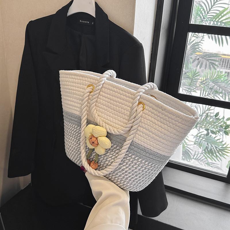 Versatile Woven Bucket Shoulder Bag For Women Featuring Spacious Design And Trendy Colors серый