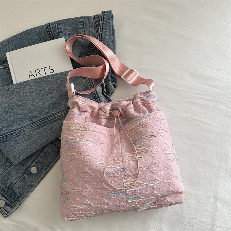 

Сумка женская сумка-тоут большой емкости весна-лето кроссбоди 2025 новая повседневная сумка на одно плечо для студентов колледжа розовый