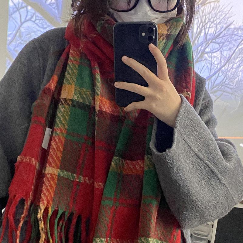 2024 Red Plaid New Year Scarf: High-End Christmas Style, Warm Retro Shawl Neck Warmer for Women and Students