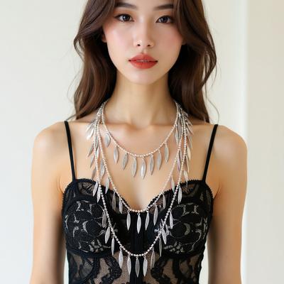 Personality Temperament Trend Cold Wind Beaded Texture Splicing Necklace Alloy Feather Leaf Pendant Item Decoration