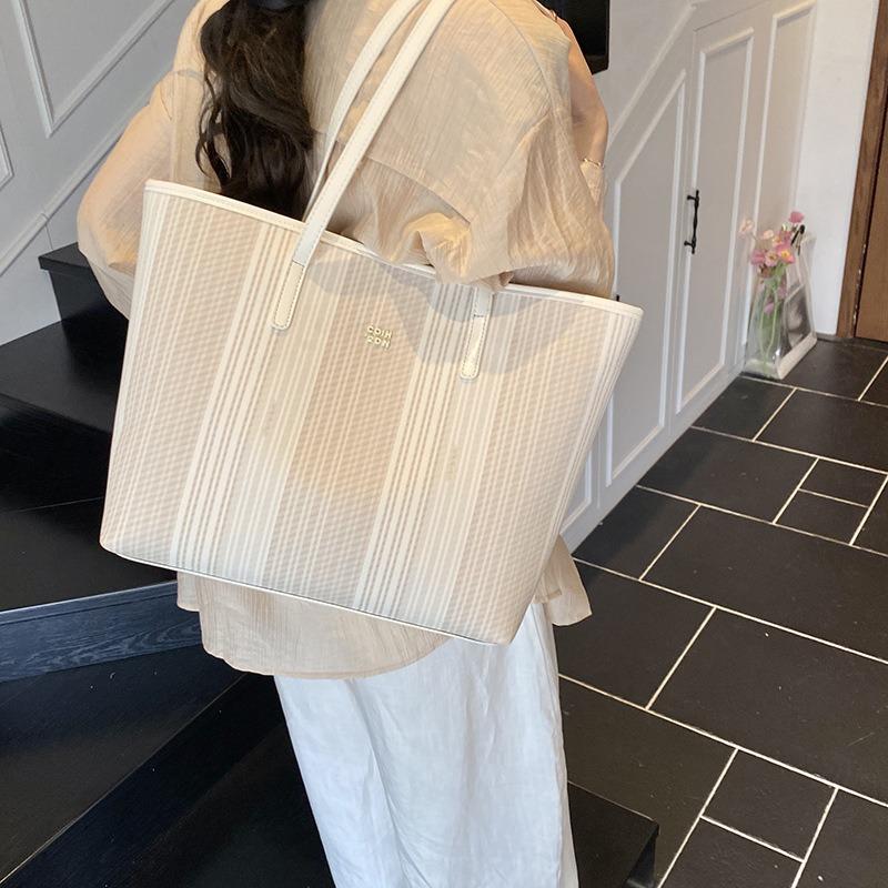 

Simple summer new large-capacity women s messenger tote bag casual trend versatile women s bag