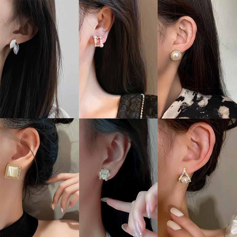 Silver Needle Retro Earrings Korean Stud Earrings Are Small, Exquisite, Simple and Versatile Earrings Dongdaemun Ins Cold Wind