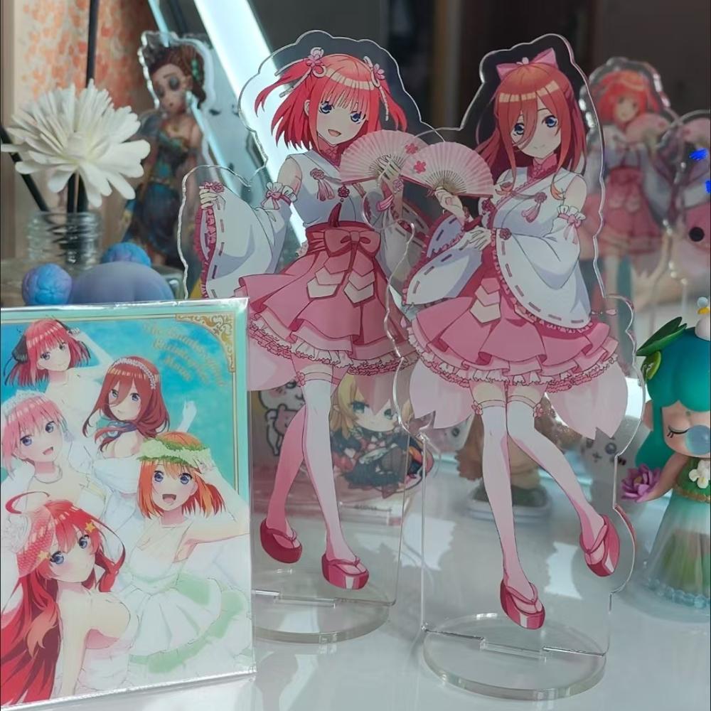 New "The Quintessential Quintuplets" 8CM Acrylic Stand Figurines In Cherry Blossom Miko Costumes: Ichika, Nino, Miku, Yotsuba, and Itsuki.