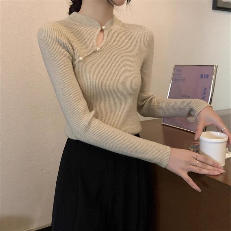Sweater Bottoming Shirt Women's Semi-turtleneck Pearl Buckle Design Sense Old Money Wind Knitted Sweater Early Autumn Top