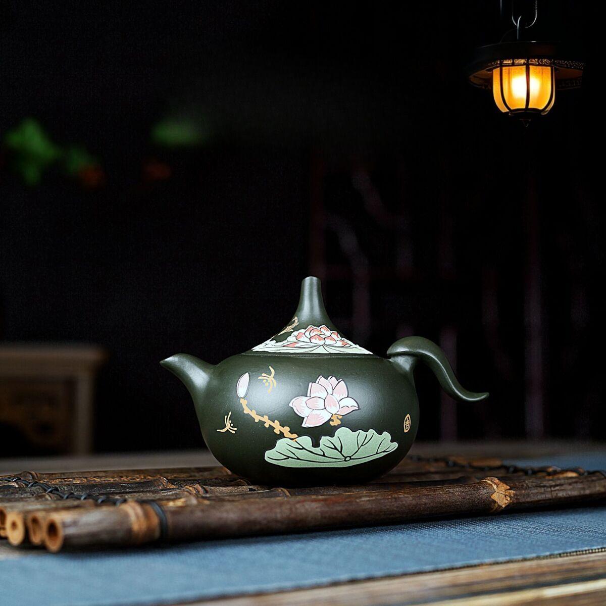 

300ml Luxury Yixing Purple Clay Teapots Handmade Lotus Distant Hills Pot Raw Ore Green Mud Kettle With Infuser Zisha Tea Set Cha