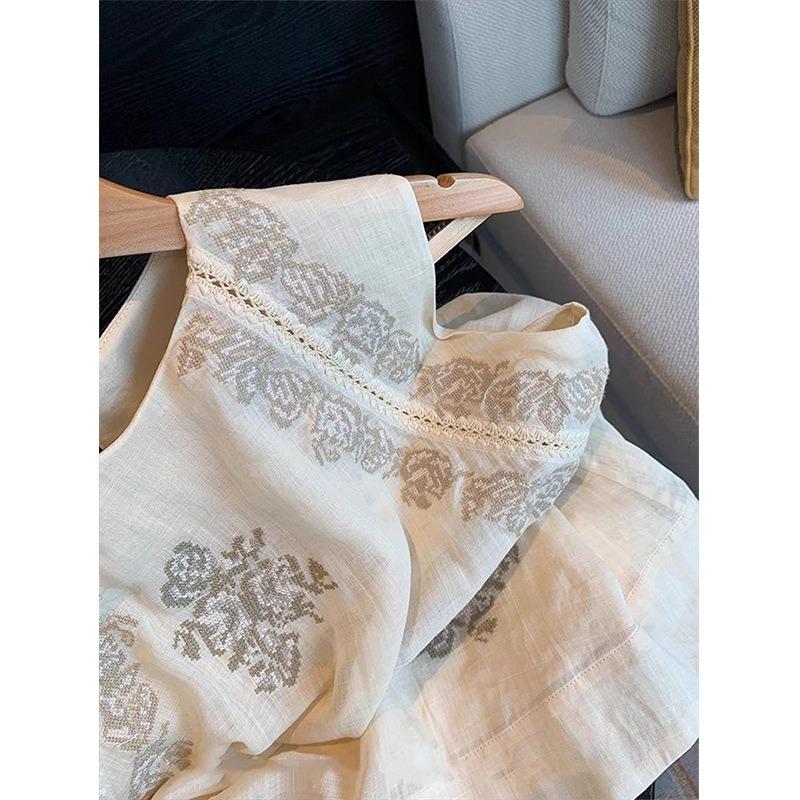 Women Floral Embroidery Round Neck Back Button Sleeveless Linen Blouse