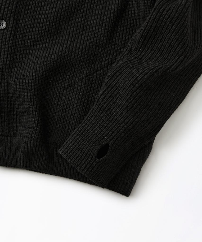 Outstanding Lambswool Round Neck Cardigan_Black