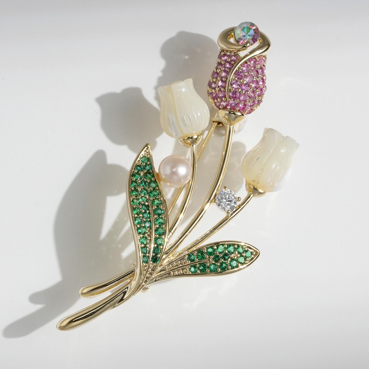 Bo Xin Yun Elegant Tulip Brooch with Freshwater Pearl and Shell