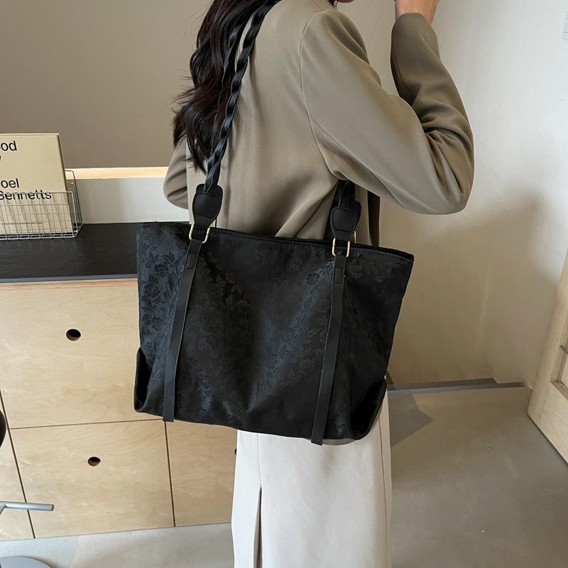 New Style of College Students' Class Bag Casual and Beautiful Personality One-shoulder Tote Bag Commuting Large Capacity Bag Women