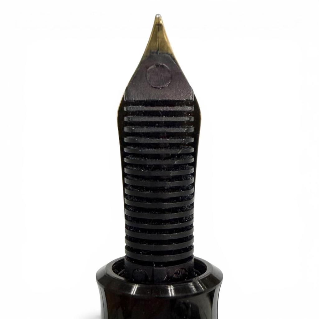 Great PERIKAN fountain pen Toledo black 18K mens M700 Used