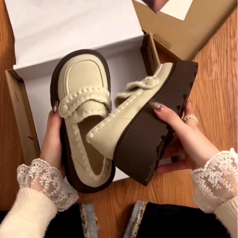 White British Muffin Platform Small Leather Shoes Women's 2025 Winter New Cotton Shoes Retro Velvet One-pedal Loafers