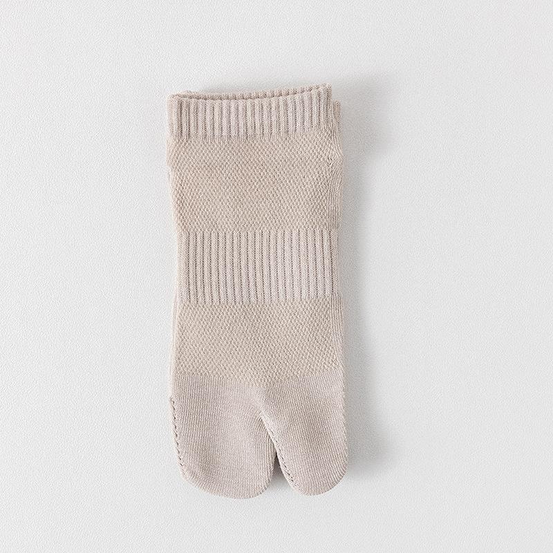 Two-finger Short Socks for Men, Spring and Summer, Thin Cotton Socks, Boneless Mesh, Sweat-absorbing and Non-dropping, Low-top Thumb Split Socks