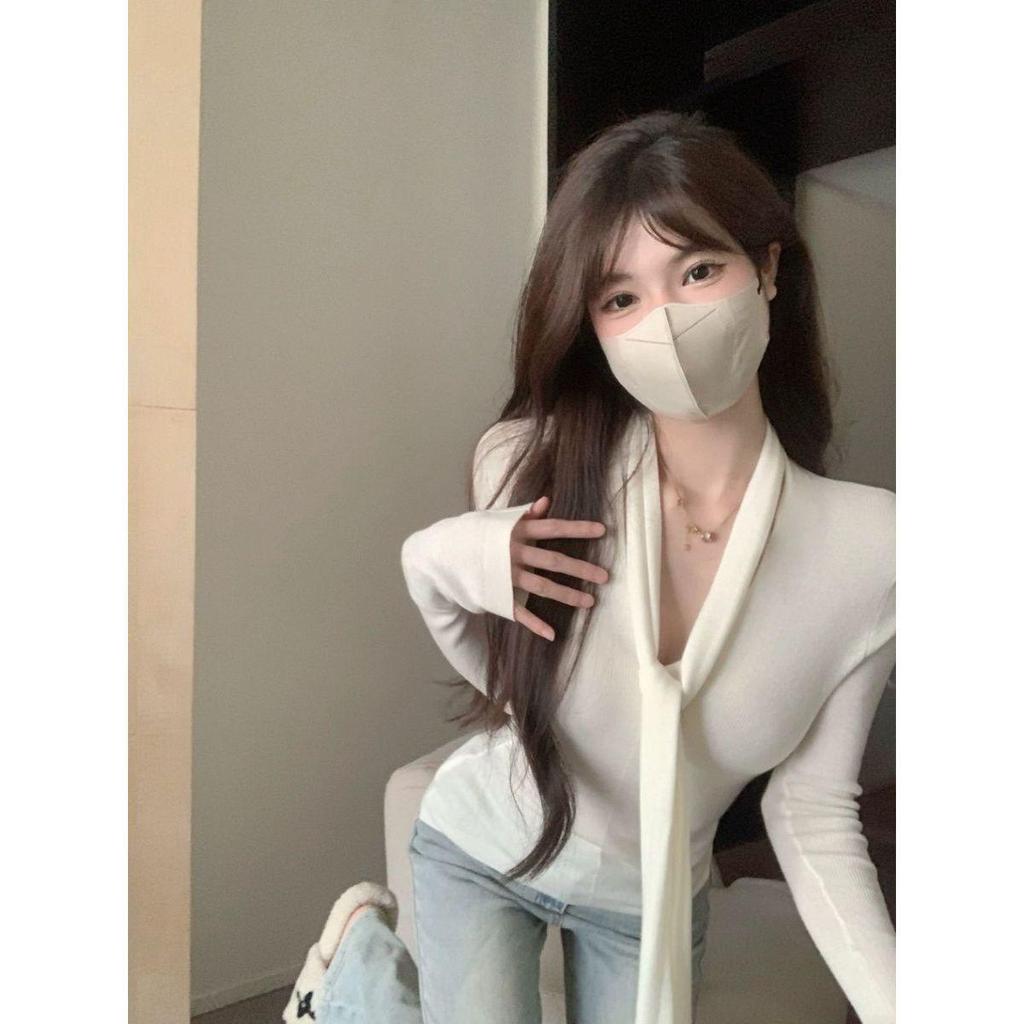 Women's Slim V-Neck Sweater - Versatile, Elegant Early Spring Wear