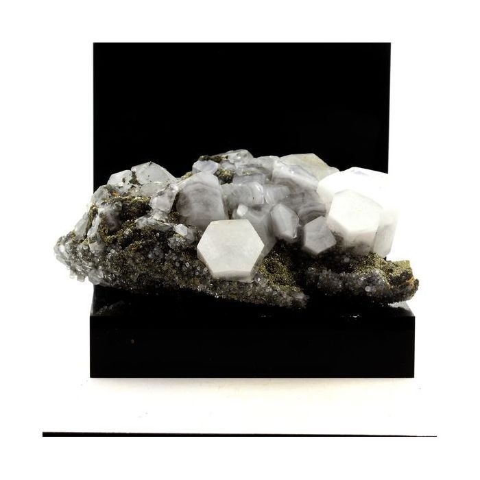 Pierres et Minéraux. Calcite, Pyrite. 3184.5 ct. El Hammam Mine, Meknès, Maroc.