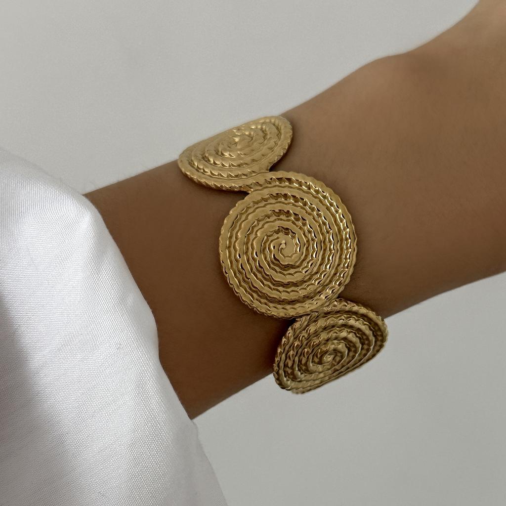 Vintage Stainless Steel Flower Heart Bracelet For Women Gold Color Irregular Geometric Cuff Bangles Bracelets Aesthetic Jewelry
