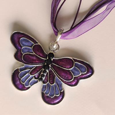 Collana con Ciondolo Farfalla a Gocce d'Olio Colorate - Popolare Stile Europeo e Americano