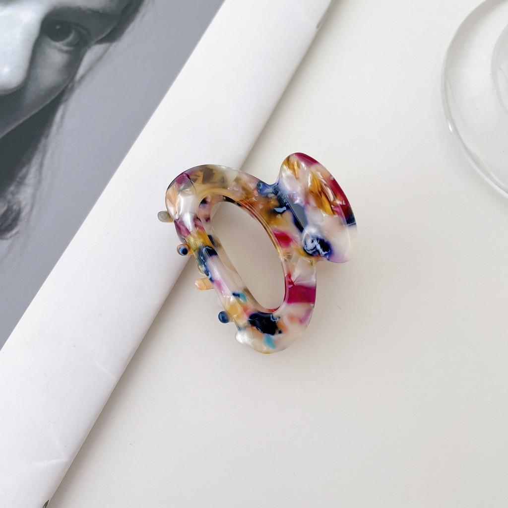 Chic Acetate Hair Grips In Unique Designs Perfect For Casual Styles And Fashionable Looks