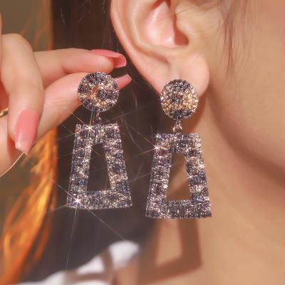Temperament And Luxury Super Flash Full Diamond Long Earrings High-Level Sense Of Geometric Hollow Earrings Women's Earrings 1 Pair