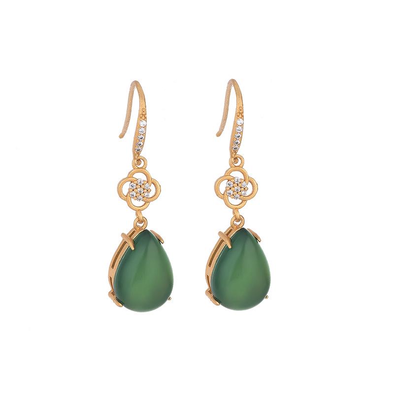 Chinese Classic Style Gold-Plated Teardrop Chalcedony Qipao Hanfu Earrings - Ideal Gift for Women or Mom's Birthday