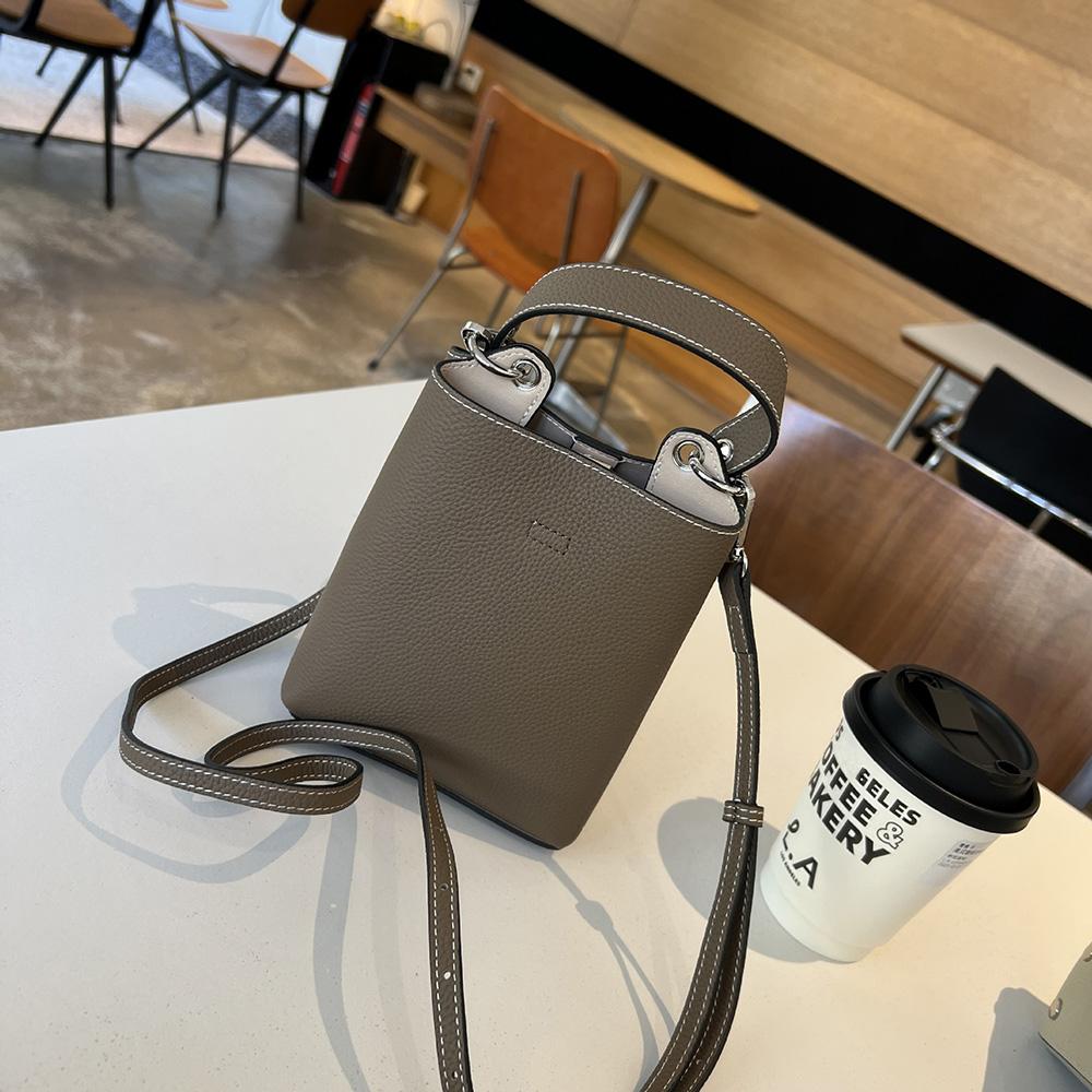 2025 Neue Mini Damen Schultertaschen Echtes Leder Kleine Handtasche Paneeliert Erste Schicht Rindsleder Umhängetasche Eimertaschen Geldbörse