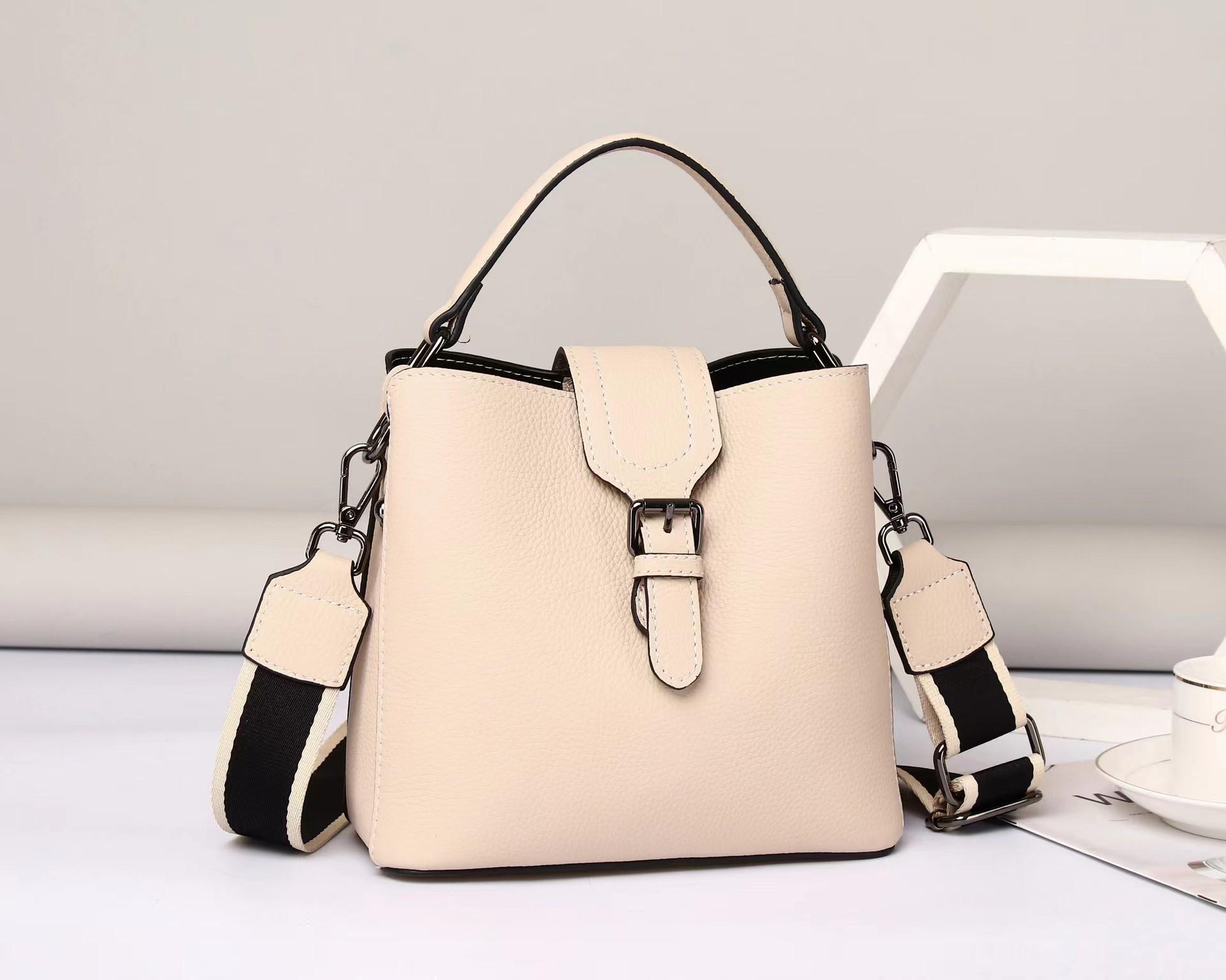 

Женская универсальная сумка через плечо и мессенджер из натуральной кожи - Мода 2025, Большая вместимость, Портативный дизайн в виде ведра 22x11x20 cm абрикосовый