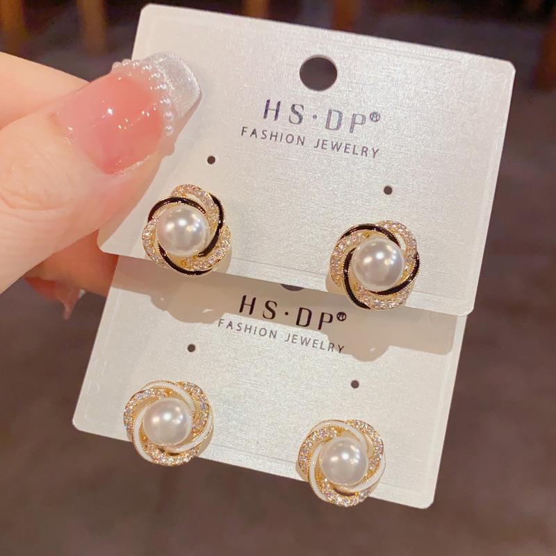 Women's Summer Exquisite Fashion Small Versatile Earrings