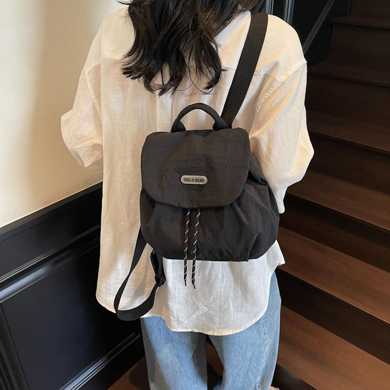 Lightweight Casual Backpack Bag Women's 2025 New Simple Nylon Cloth Simple Versatile Handbag Travel Backpack