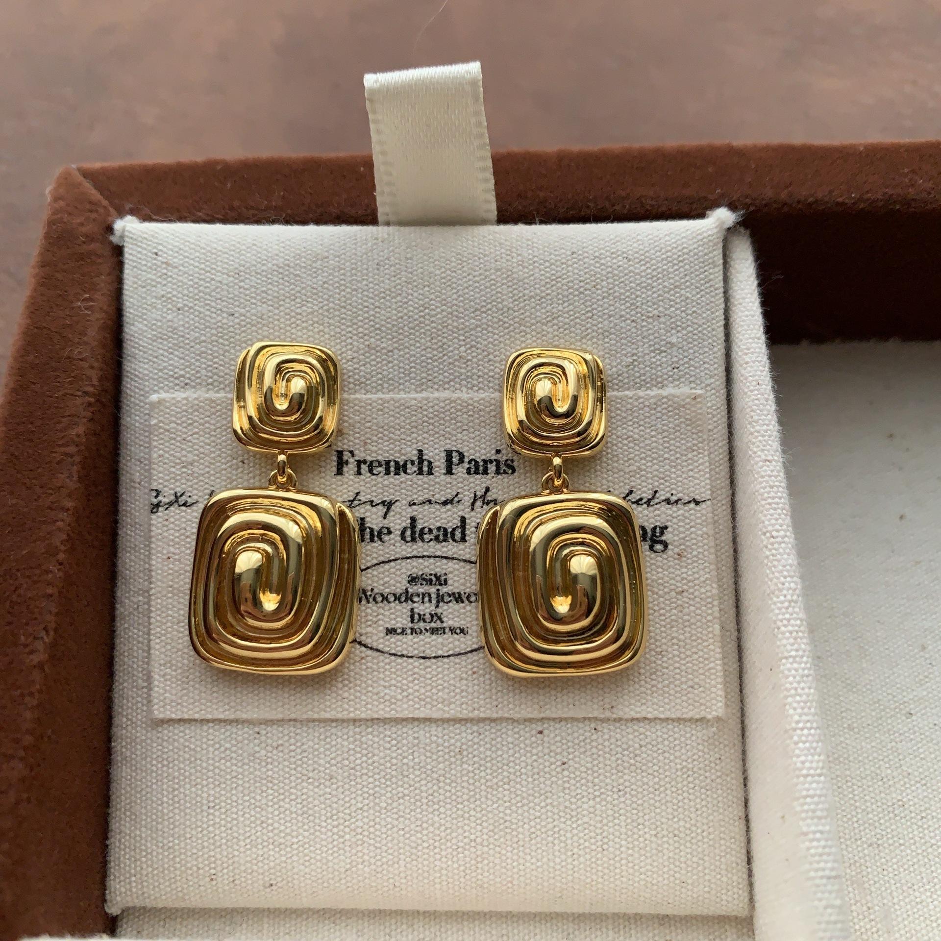 Геометрические матовые металлические спиральные серьги Серьги Легкая роскошь Ретро Изысканные Великолепные Премиум Холодные Сладкие Крутые Уникальные серьги