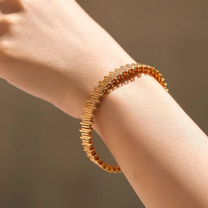 Personalized Fashion Light Luxury Irregular Serrated Bracelet Personalized Versatile Metal Sense Women'S Hand Jewelry