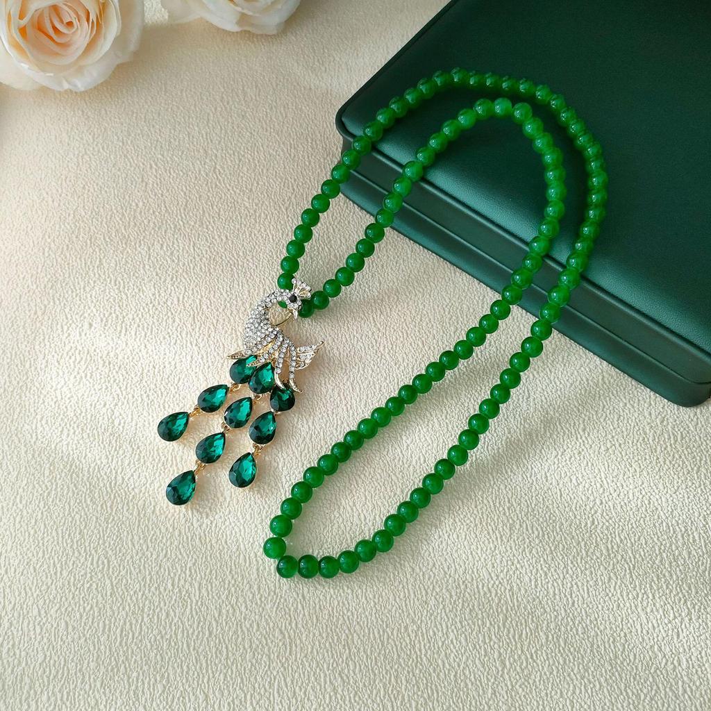 Retro Green Beaded Long Necklace: High-End Chinese Style Fall/Winter Sweater Chain