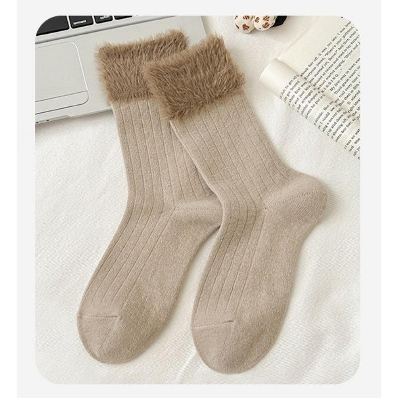 In Autumn and Winter, Warm Mink Fur Pile Socks for Women, Mid-calf Socks for Slimming, Sweet and Cute Wool, Soft and Warm High-waisted Socks