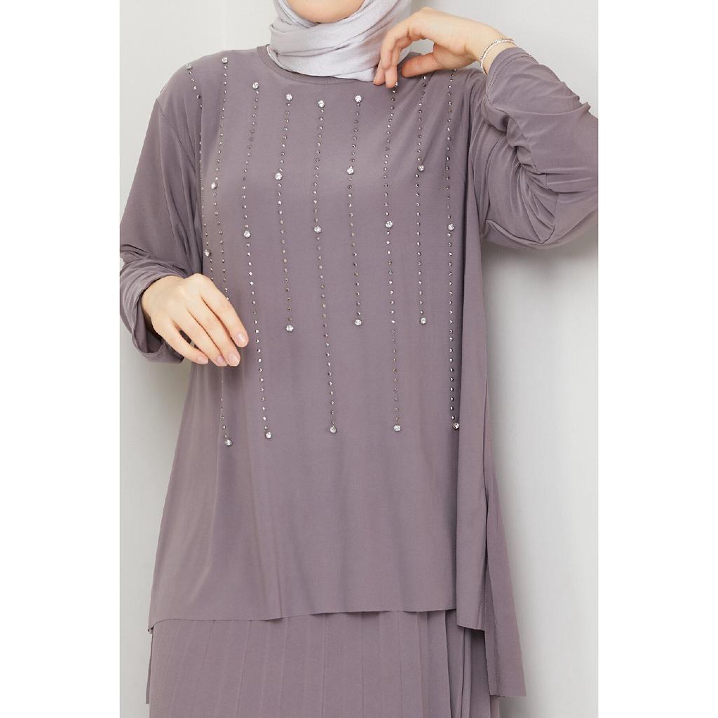 Women's Black Sandy Front Stone Embroidered Blouse Skirt Pleated Double Hijab Skirt Set