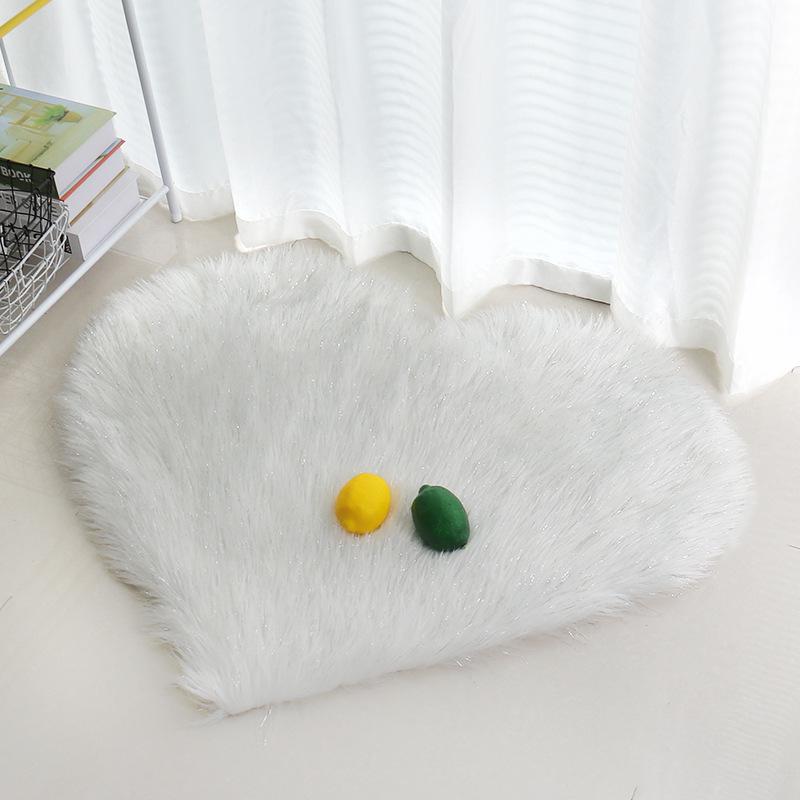 Large Red Heart-Shaped Faux Wool Plush Carpet Floor Mat
