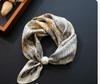 Scialle Semplice in Seta con Stampa Anacardi Piccola per Primavera ed Estate Collana Sottile di Perle Sciarpa Triangolare Magnetica Ciondolo Sciarpa in Seta Sciarpa con Ciondolo