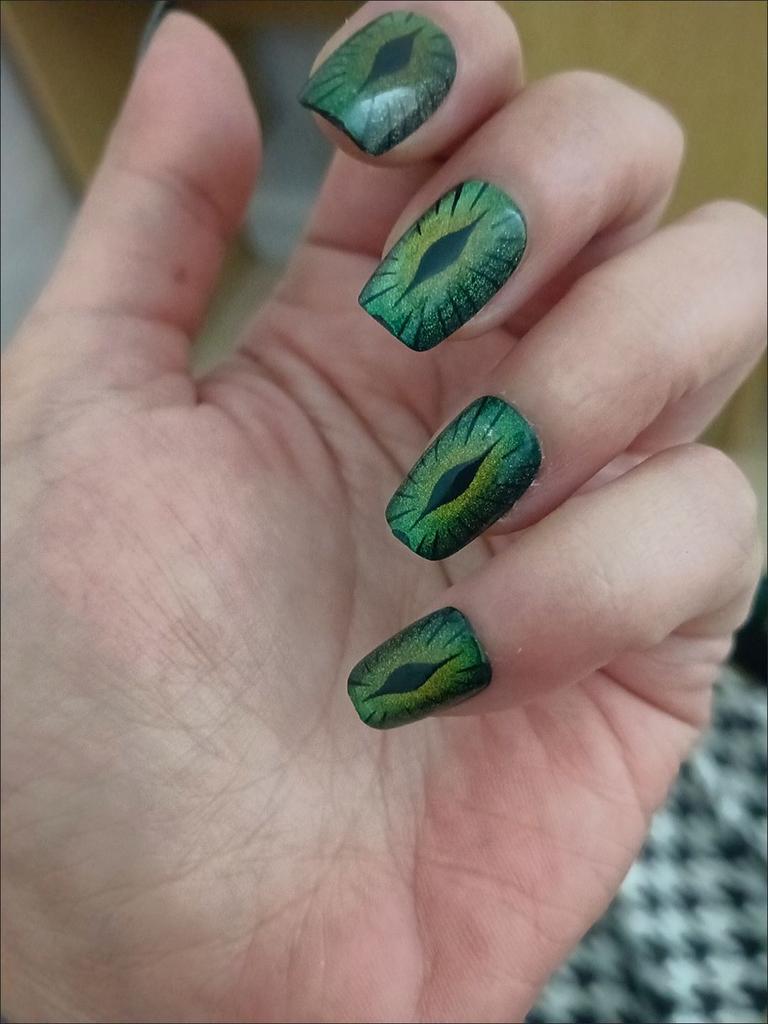 10Pcs Green Cat Eye Short Press On Nails Handmade Punk Fake Nail Tips Acrylic False Nails