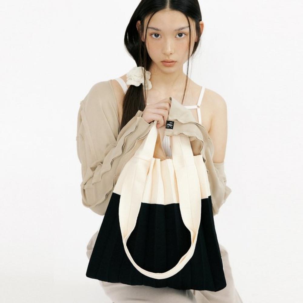 Pleatsmama Two Way Shopper Bag White Black