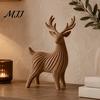 Elegante Wohnzimmer-Skulpturen 3D-gedruckte Rentier-Figur, Nordische Stil Gestreifte Hirsch-Skulptur für Weihnachten Moderne Minimalistische Schreibtisch-Accessoires Zuhause