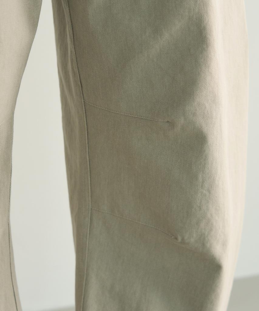 ROTEMBER Arc Flow Curved Dart Pants [Light Beige]