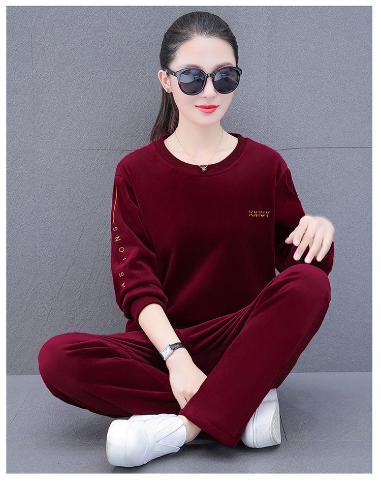 Dámská podzimní/zimní ležérní sportovní souprava: Módní, Omlazující, Volný, Zeštíhlující, S plus sametem, Zesílený dvoudílný.