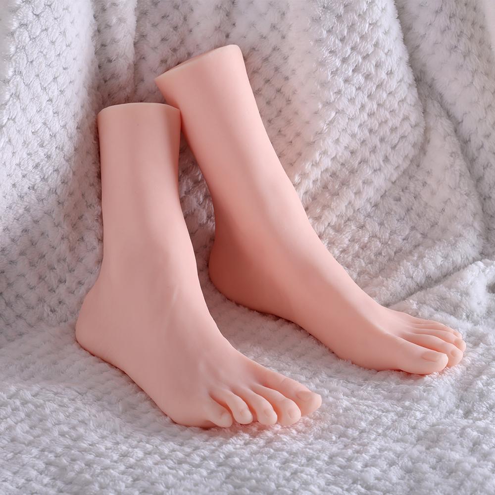 Realistic Female Foot Masturbator - Lifelike Sculpted Toes & Arch, Silky Skin Texture, Manicured Nail Details for Sensual Stimulation