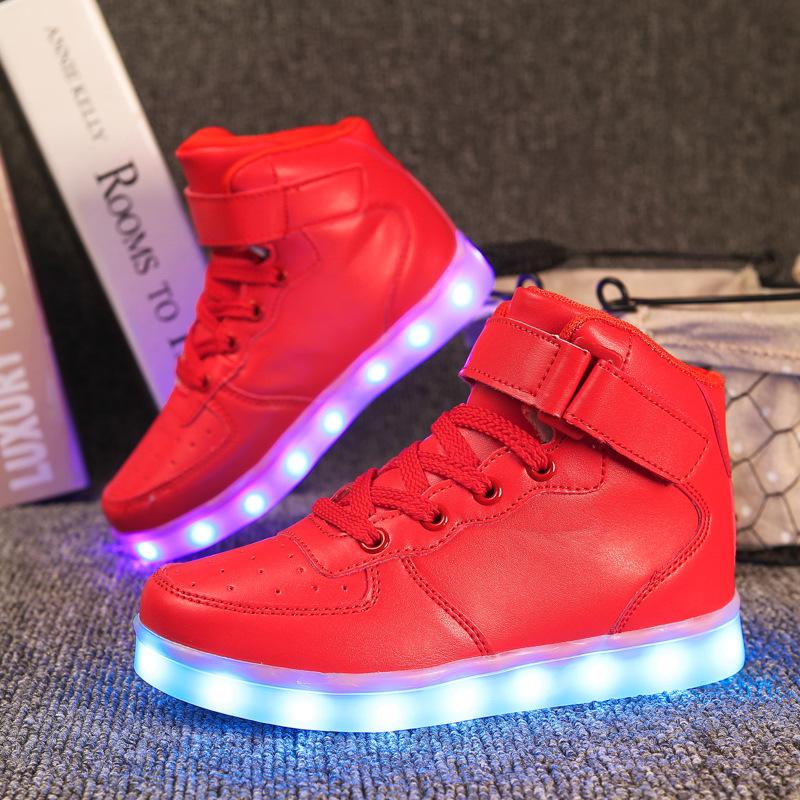 Scarpe da Skateboard High-Top con Luci e Ricarica USB: Taglie alla moda per Genitori-Figli, Coppie e Uomini