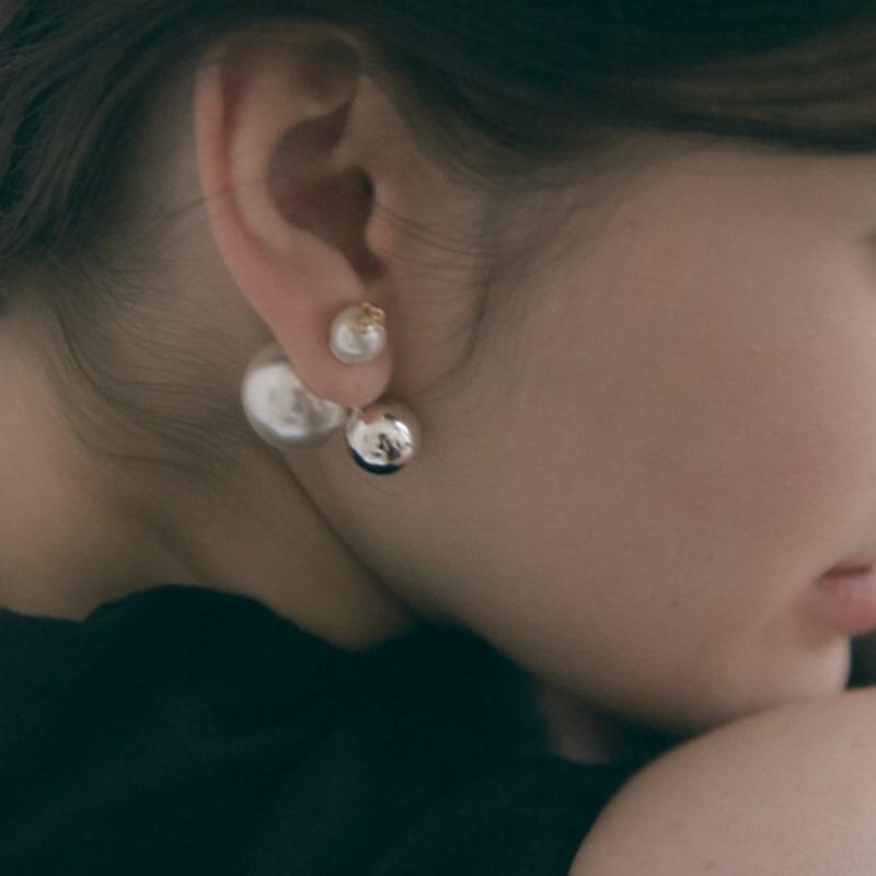 of Lavishe Multiway Silver Ball Pearl Earrings Set_LSE24F001