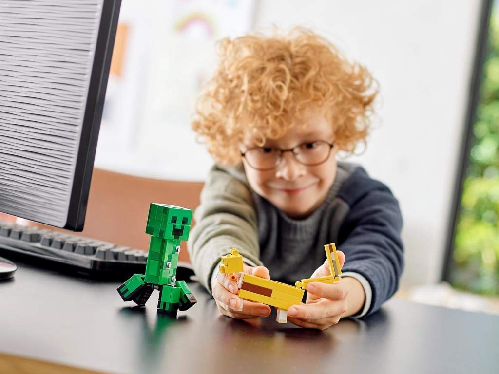 LEGO Minecraft Big Fig Creeper(TM) and Ocelot 21156
