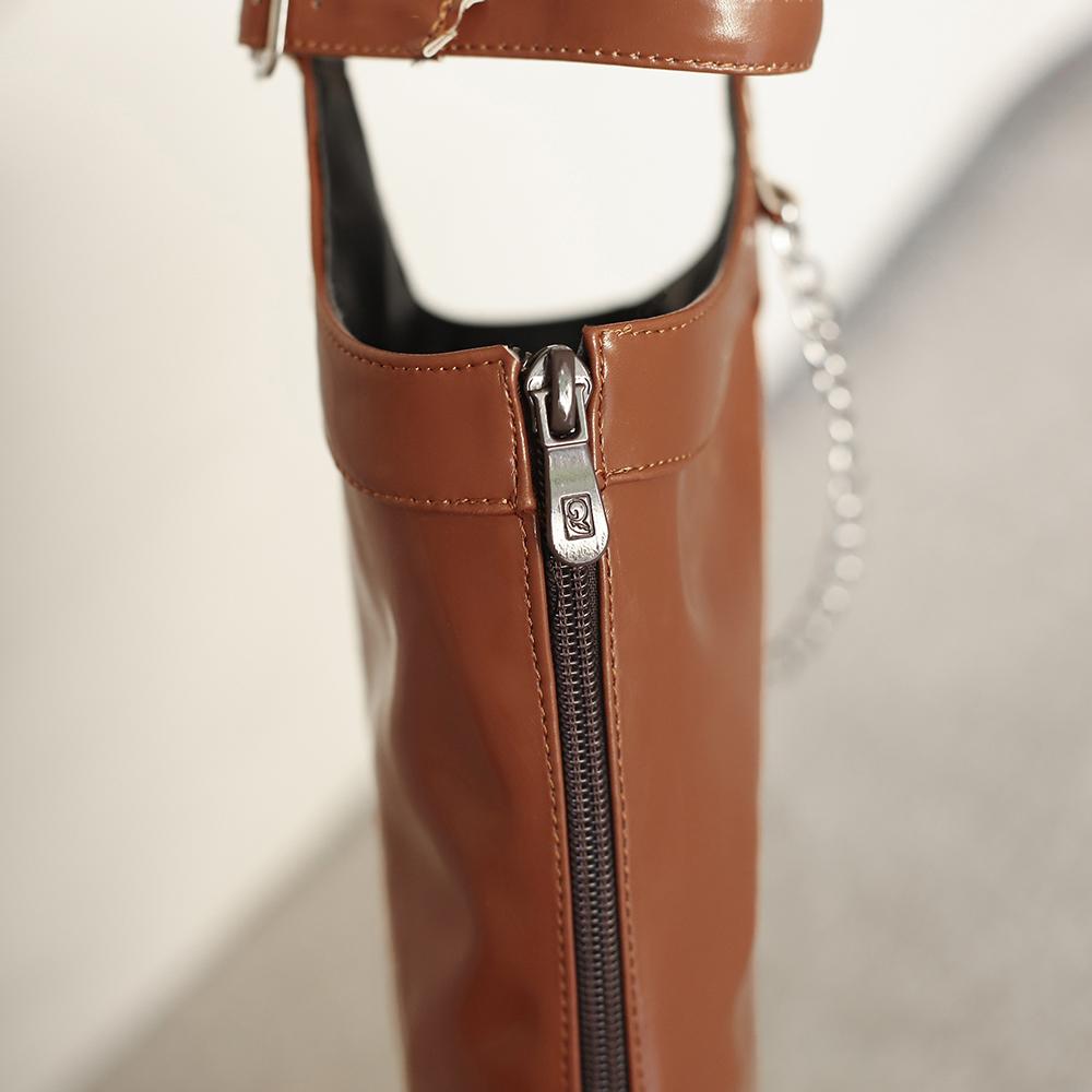 Hnědočervené dámské vysoké boty na podpatku, velká velikost 48