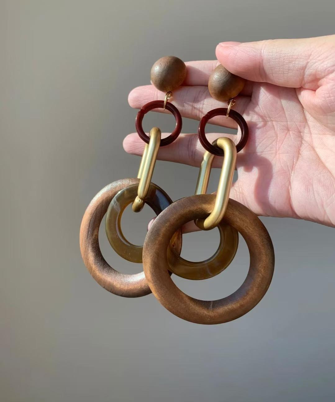 

Преувеличенные персонализированные серьги, геометрические круглые ретро серьги-кольца большого размера контрастных цветов для женщин