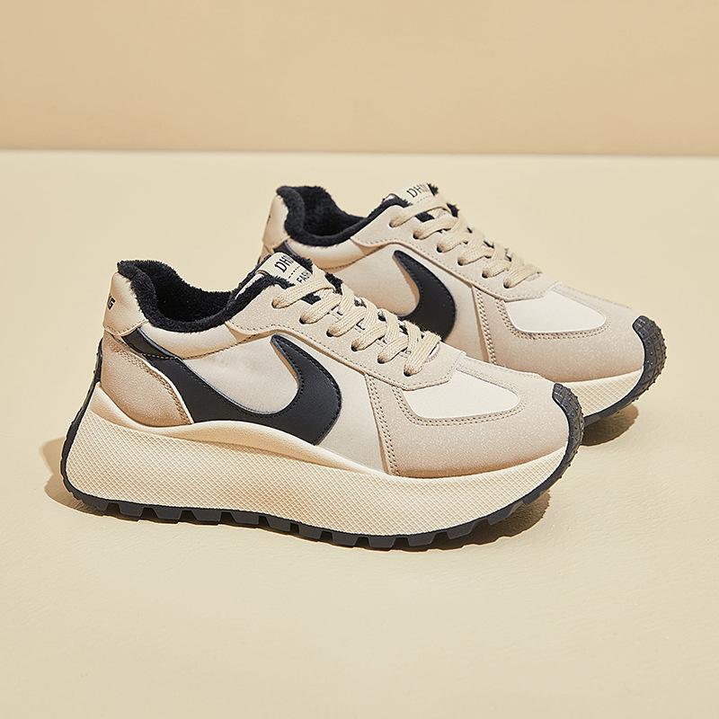 Women's Winter Casual Chunky Platform Running Sneakers With Faux Fur Lining Non-Slip Lace-Up Walking Shoes Warm Fleece Lined Tennis Sneakers for Women