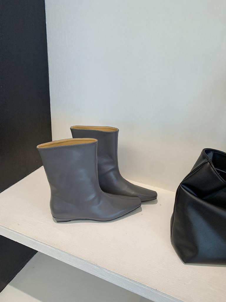 2025 Fashion Square Head One-pedal Slope Heel Short Tube Wide Boots Women's Solid Color Retro British Style Cowhide Fashion Boots